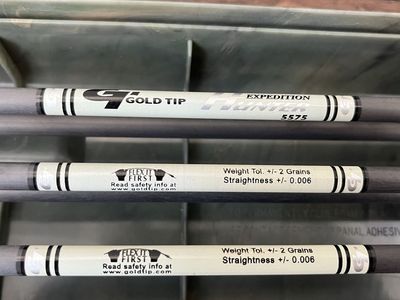 Gold Tip carbon arrows (12)