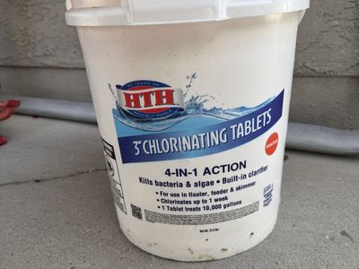 Chlorinating tablets for swimming pool