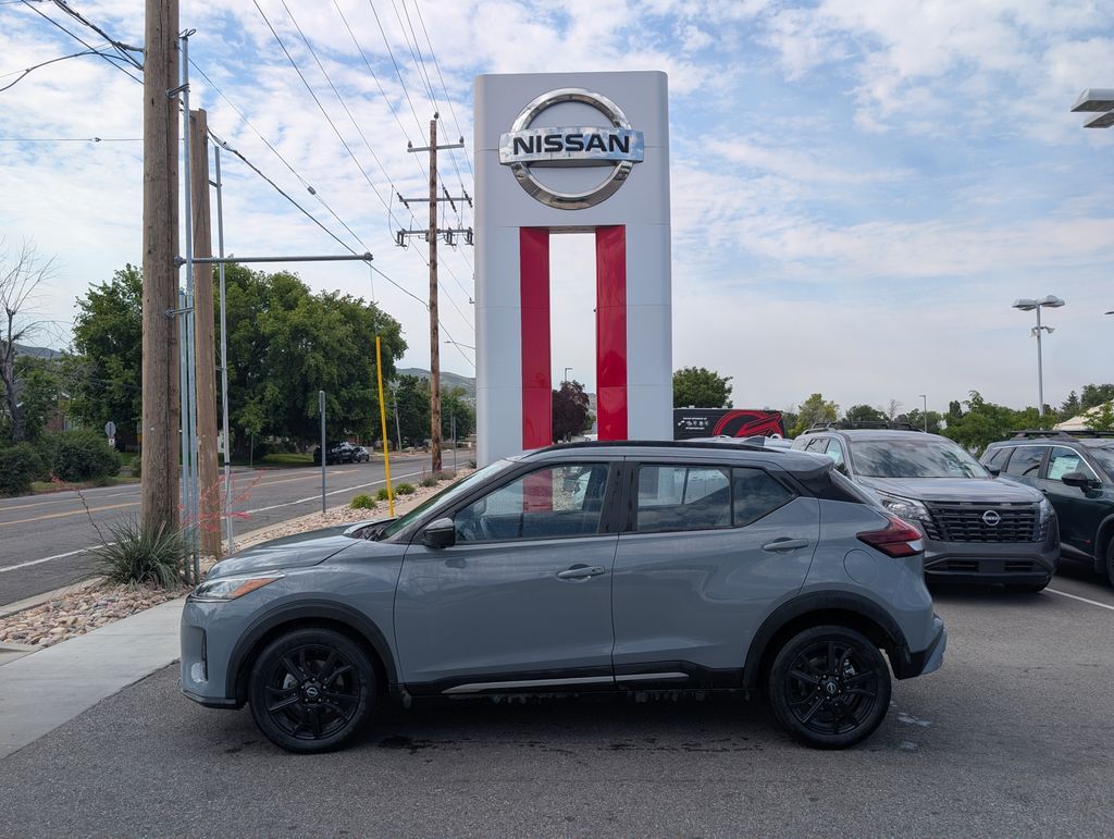 2023 Nissan Kicks SR