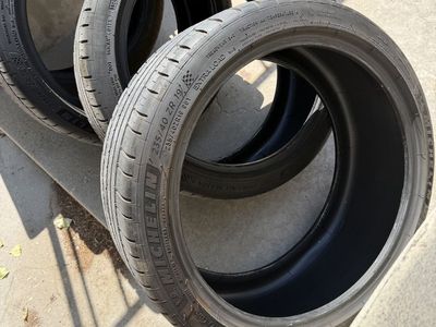 Michelin Pilot Sport A/S 3+ 235/40ZR19 All-Season Tires