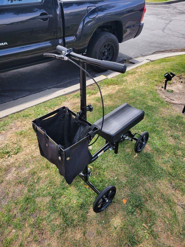 Equate Folding Knee Walker with Storage Bag, Crutc