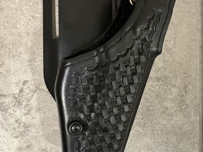 Safariland Black Basketweave Holster for Glock 17 & 22 (Model 2005-83)