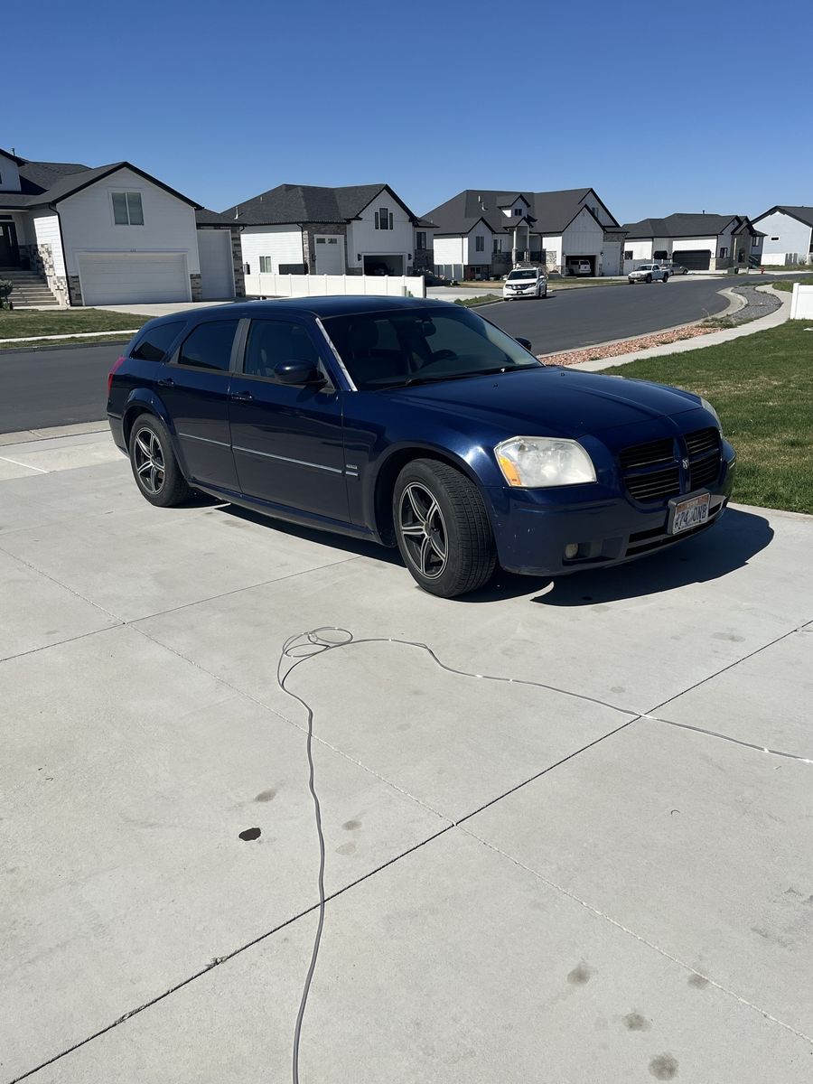 2005 DODGE MAGNUM R/T