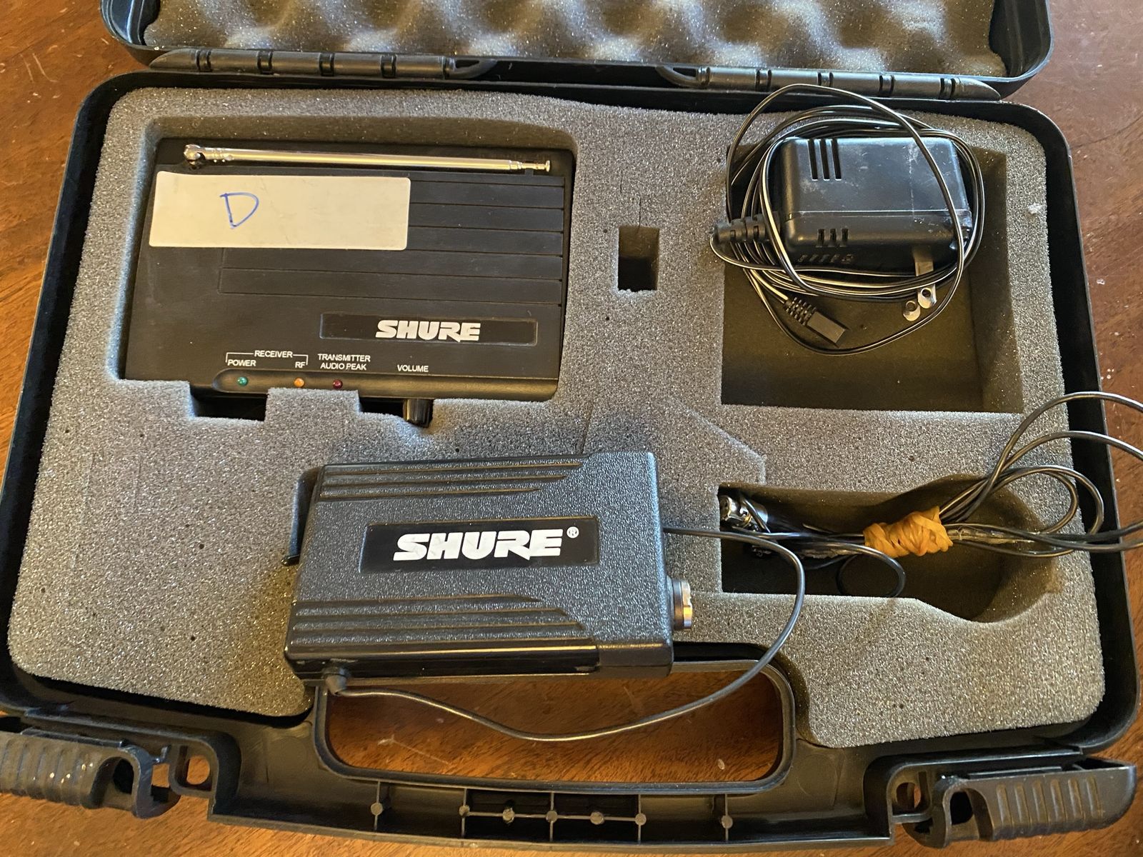 Shure wireless lapel microphone system