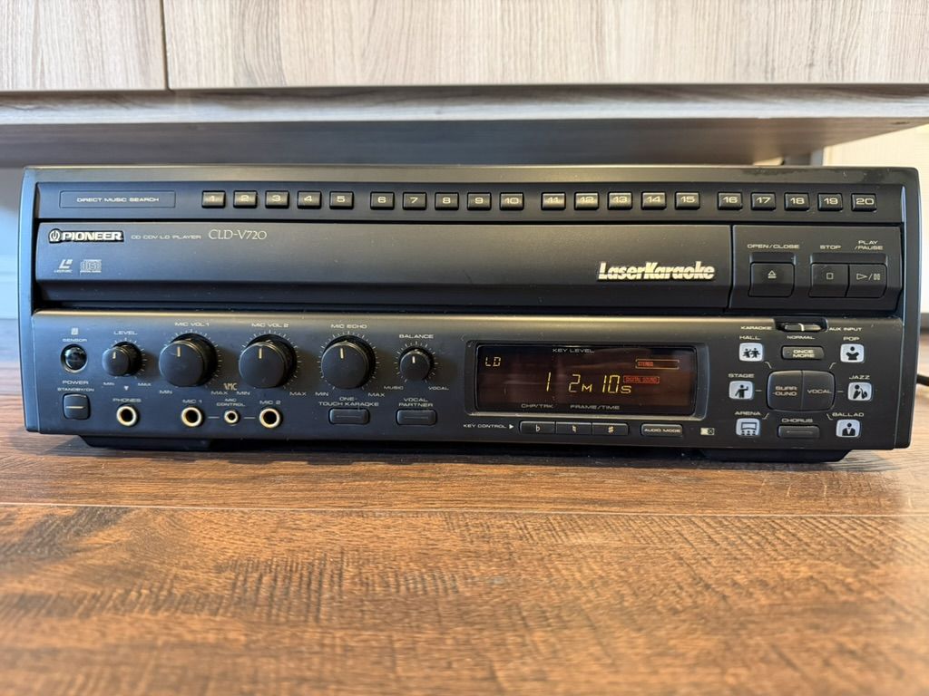 Pioneer CLD-V720 CD/CDV/LD Laser Karaoke Player - Made in Japan - Digital Sound