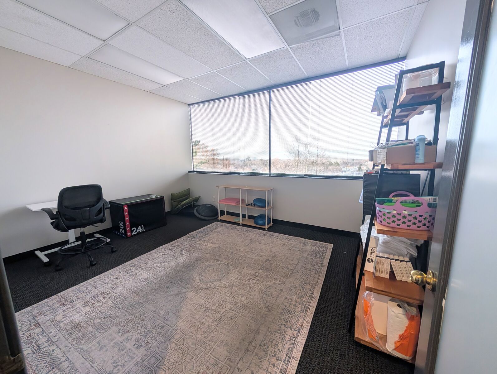 Large Room for Rent in Millcreek/Holiday