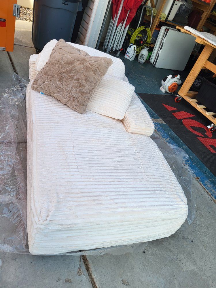 Oversized Plush Boneless Fabric Chase Lounge ** Beige