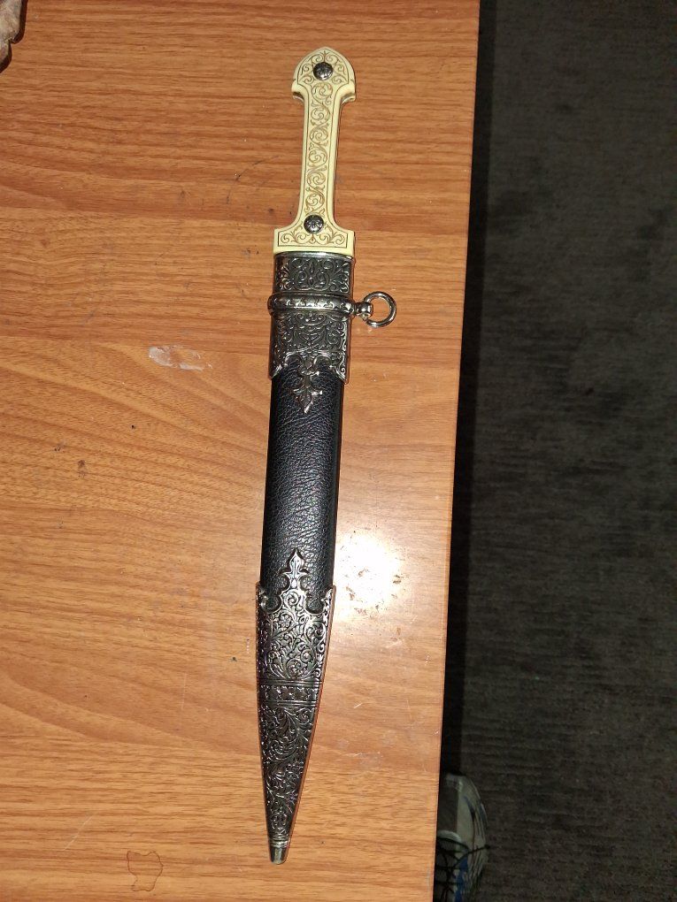 Main image 3