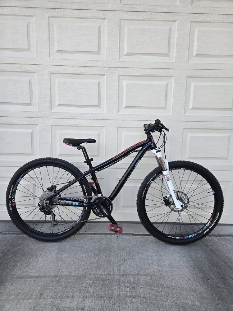 Diamondback 27.5 (Small) LIKE NEW