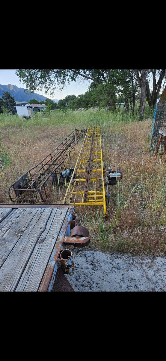 Hay elevators 20' and 24'