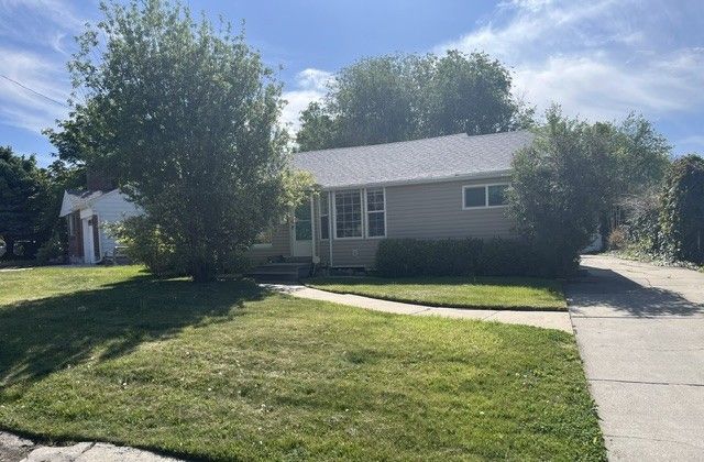 Roommate Wanted in nice Millcreek area home.  Room ready June 1.