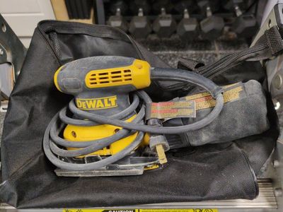 DEWALT Orbital Palm Sander with Dust Bag - Used, Good Condition