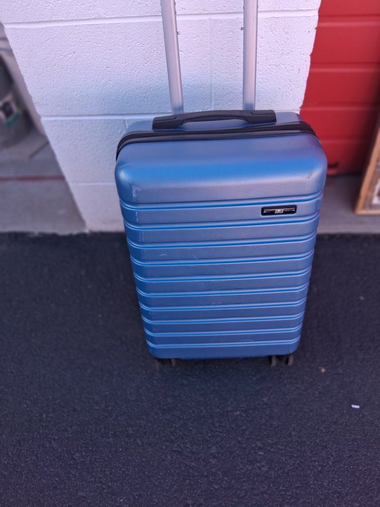 P&B Hard Plasic Luggage Carry on Suitcase Nice!