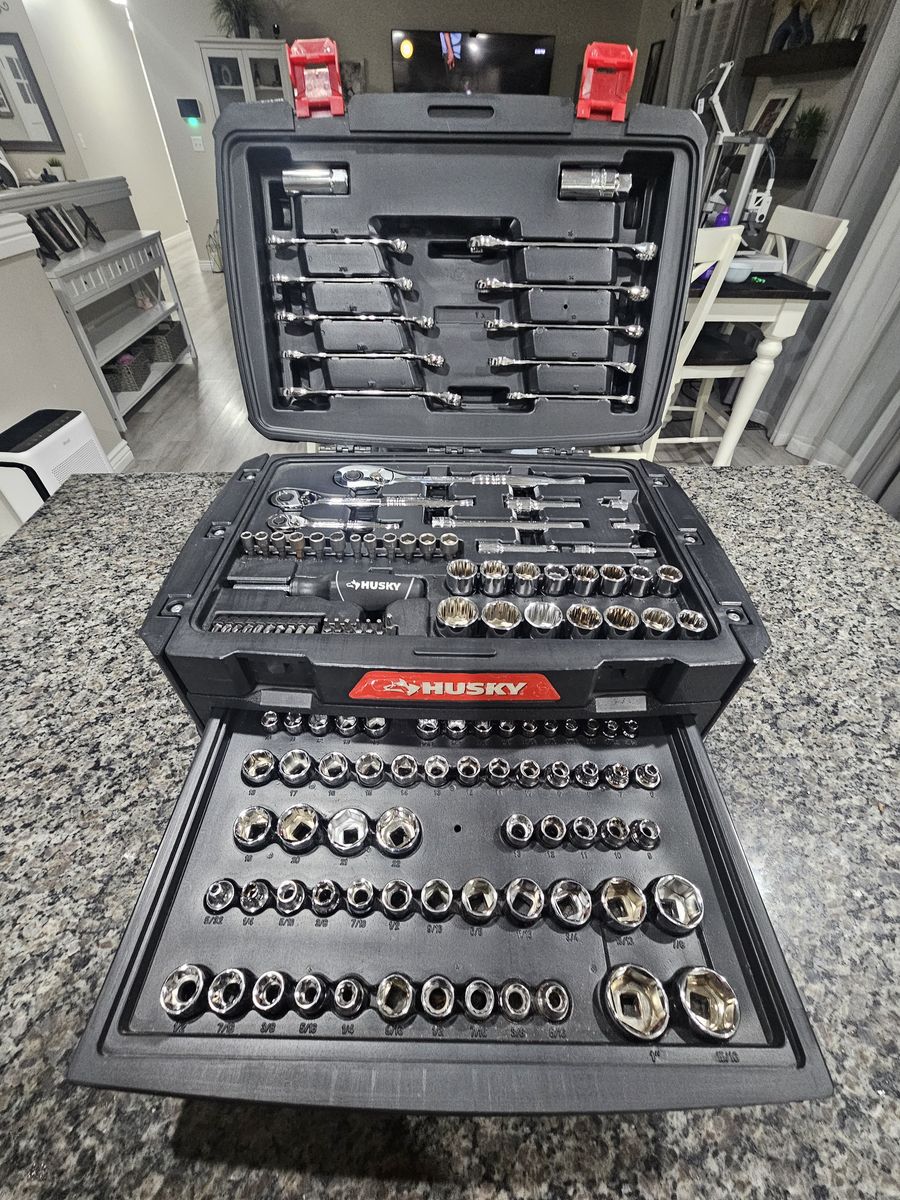 Husky 230 Piece Mechanics Tool Set