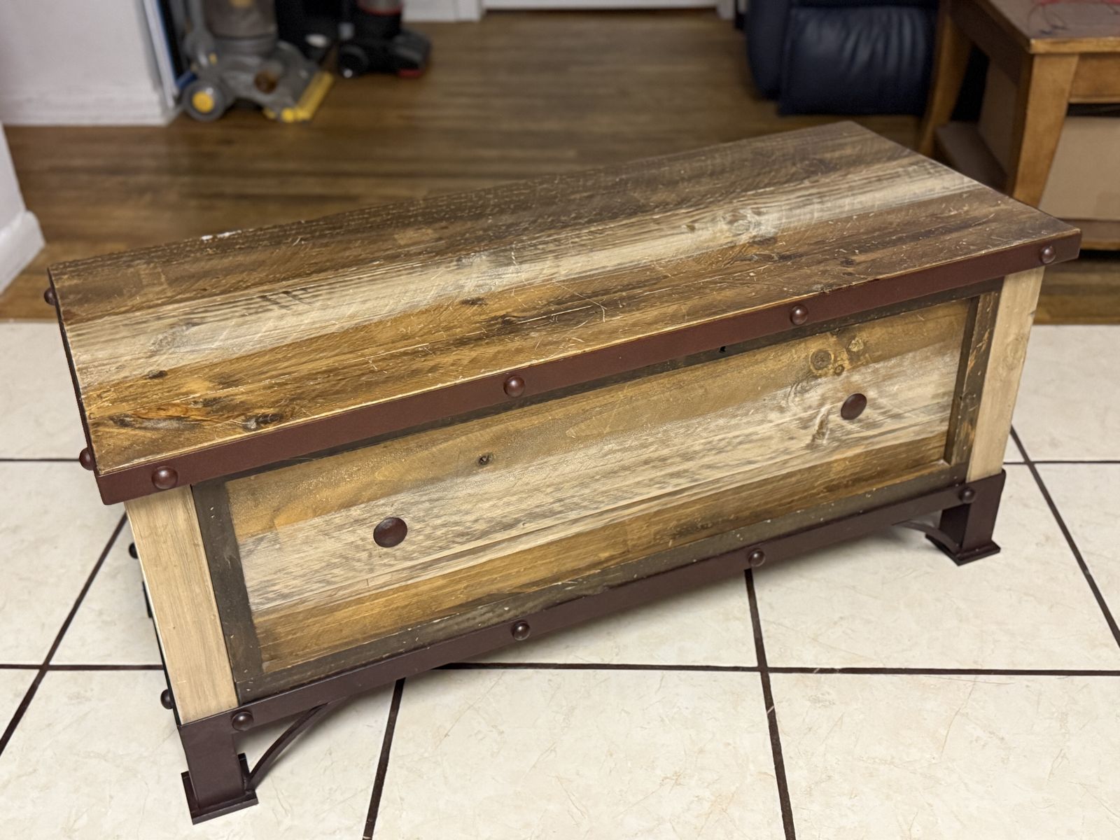 IFD Antique Storage Trunk in Brown