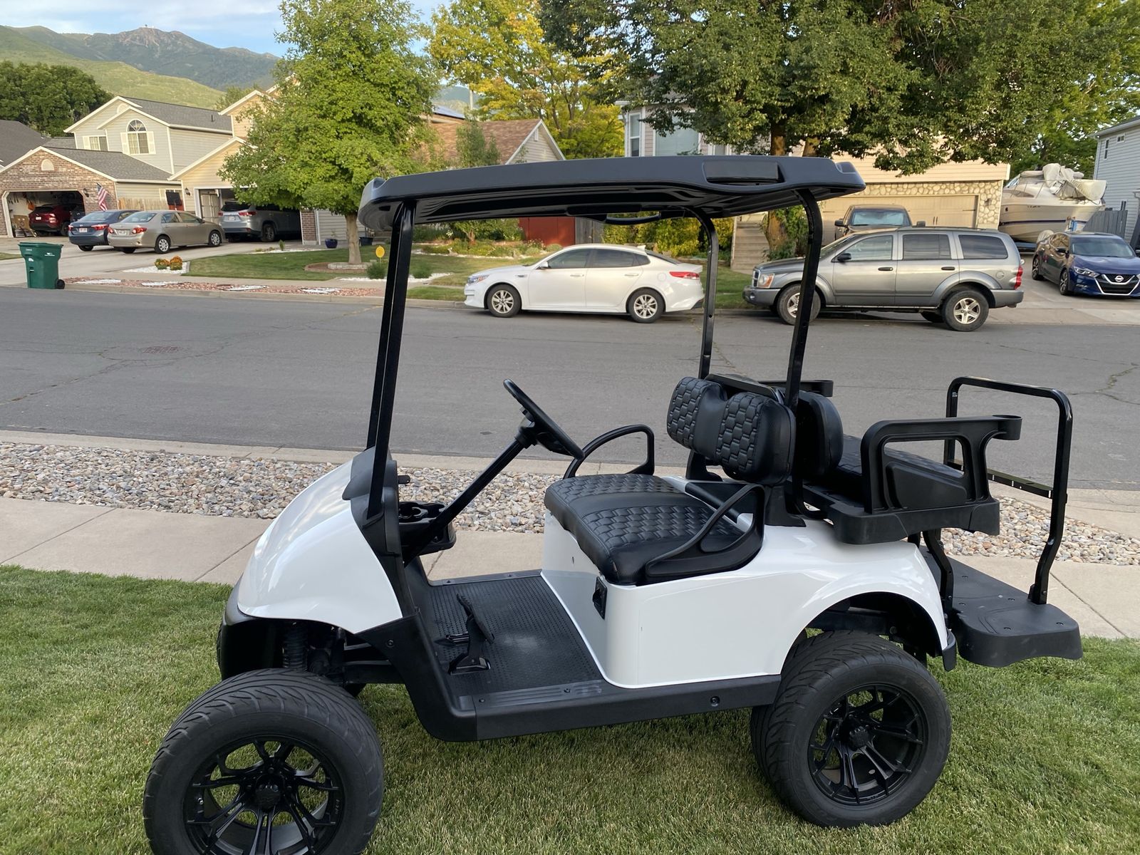 2021 EZGO RXV Elite Lifted Lithium Golf Cart