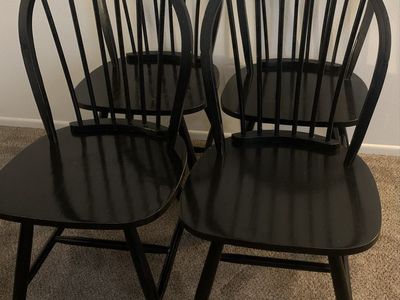 4 BEAUTIFUL BLACK WINDSOR FARM STYLE CHAIRS