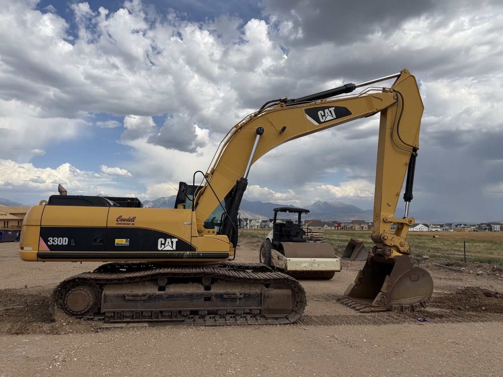 2007 CAT 330DL Excavator – 6,016 Hours – Quick Coupler $79,900