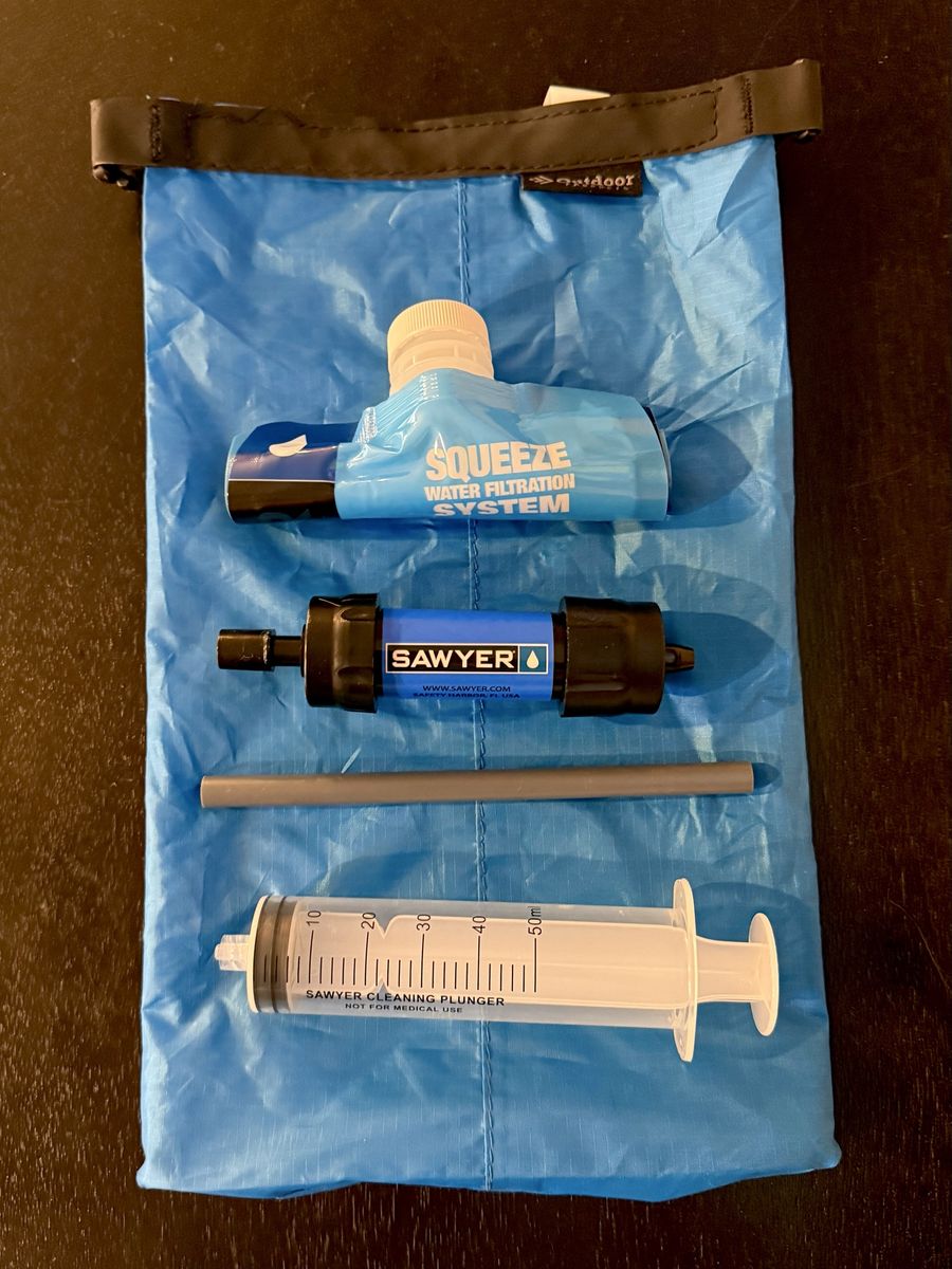 NEW Sawyer Squeeze Water Filter System w/ Dry Bag & Accessories