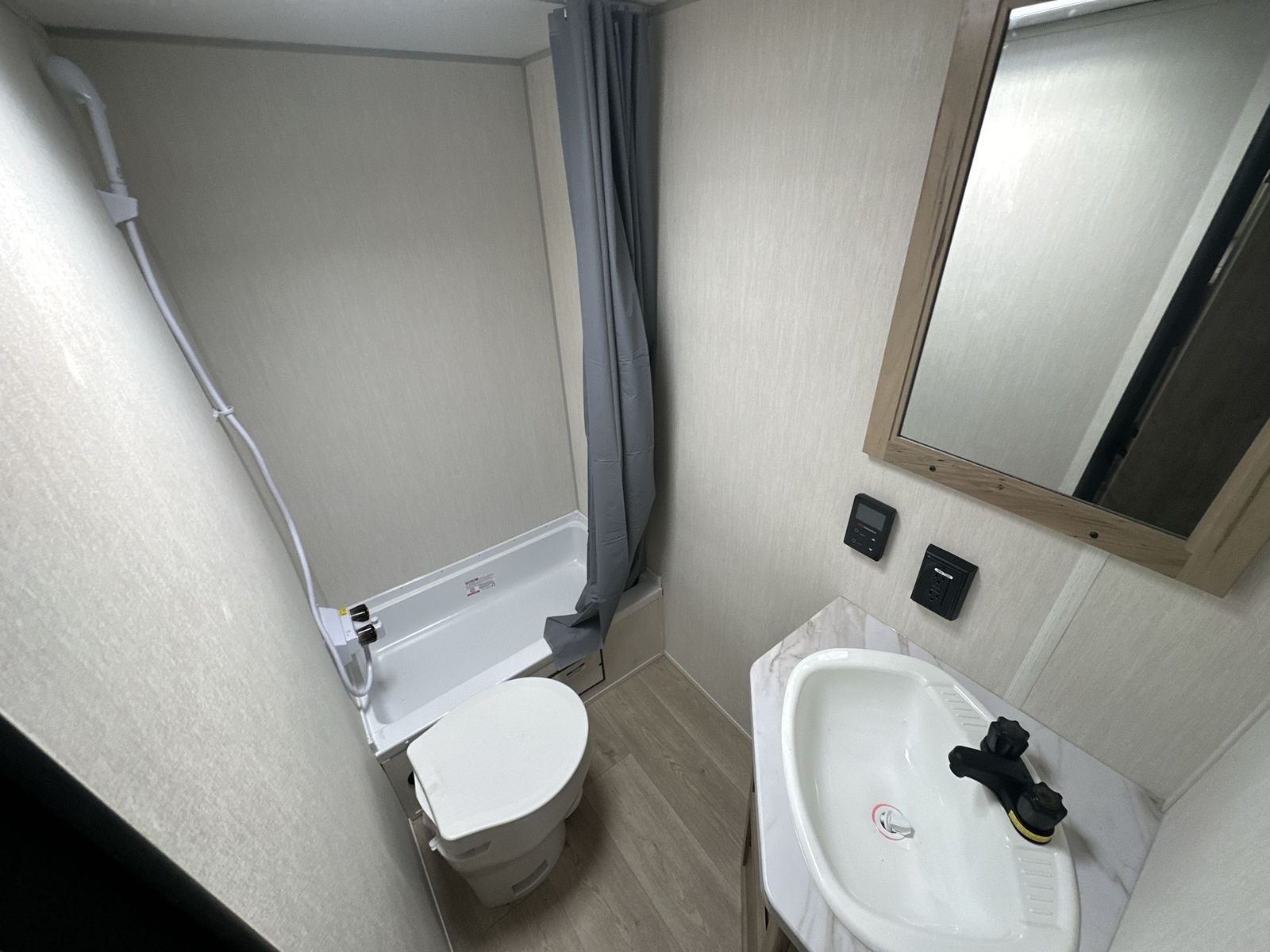 Main image 13