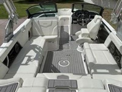 2023 Mastercraft xt23 Celestial White