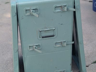 ATLANTIC INDUSTRIES Military Field Desk Chest Medical Instrument & Supply Type II DLA120