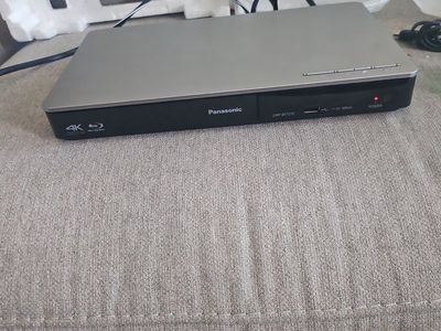 Panasonic DMP-BDT270 4K Ultra HD Blu-ray / DVD Player with Box