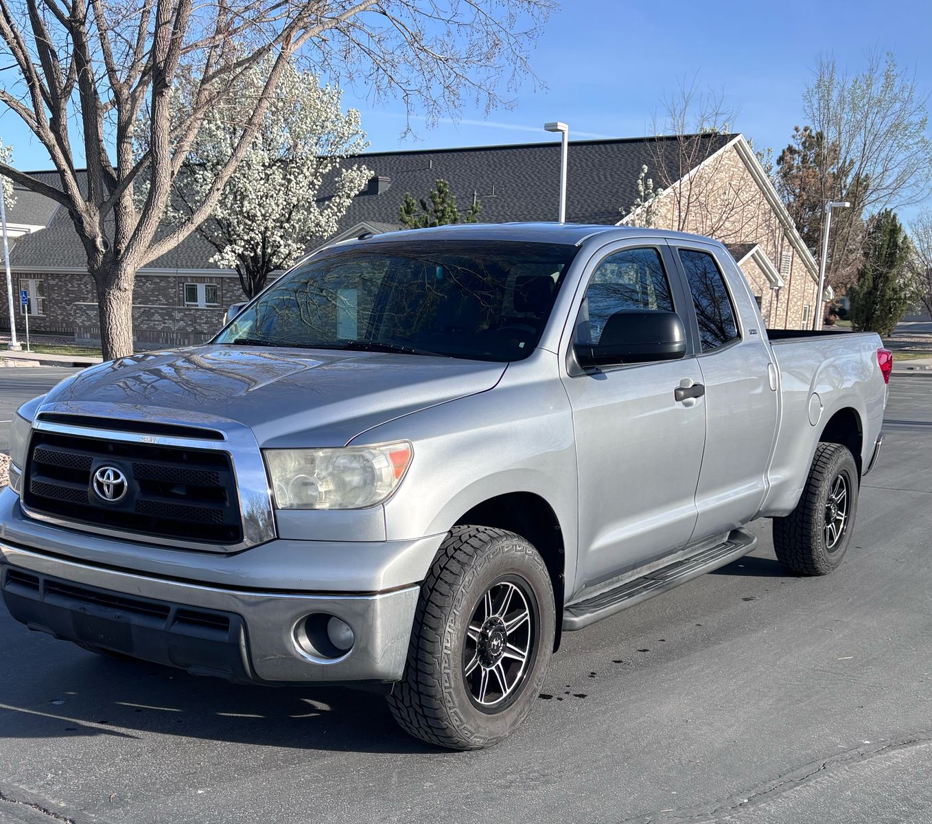 2010 TOYOTA TUNDRA Grade