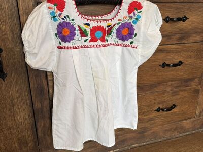Mexican Floral Embroidered Top Size Small