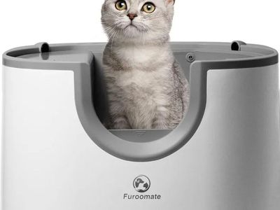 Cat self-cleaning litter box used once