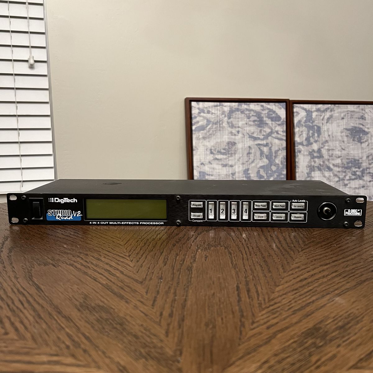 Digitech Studio V2 Quad guitar effects unit
