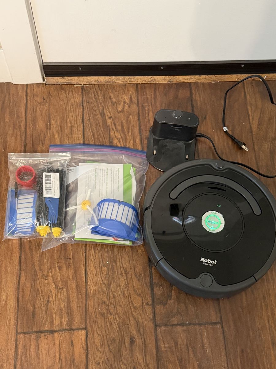 iRobot Roomba & Extra parts For Sale