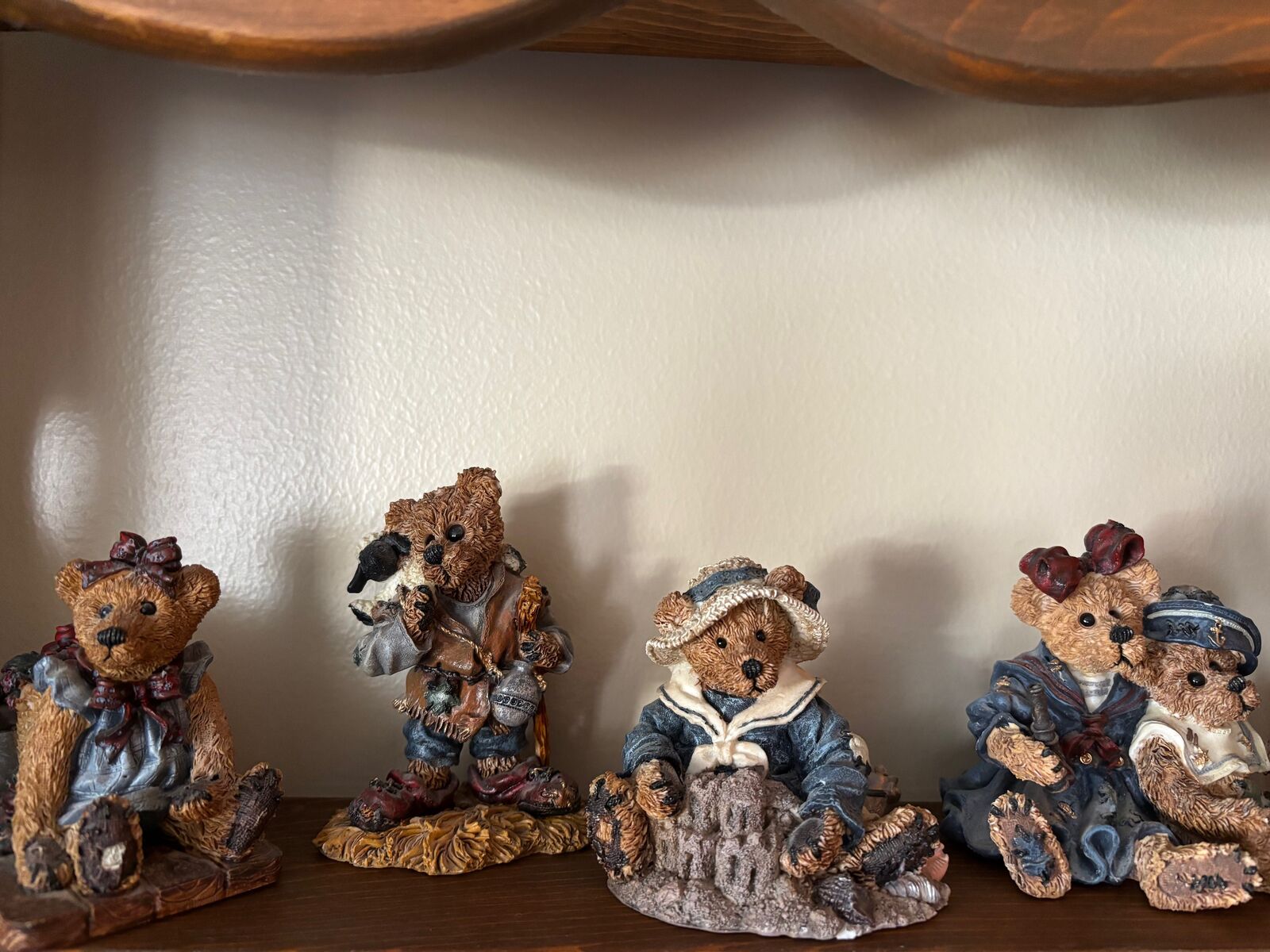 BOYDS BEARS COLLECTIBLE FIGURE