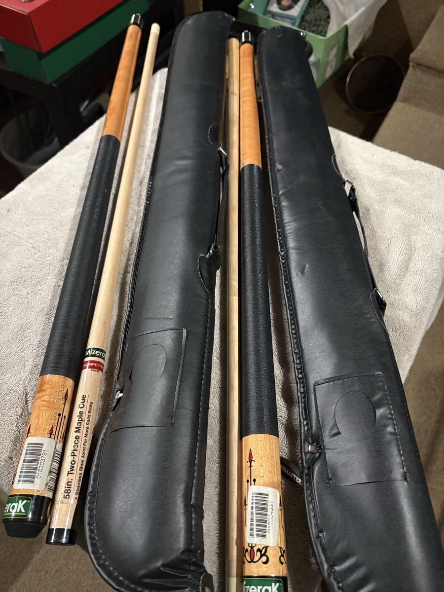 Vzerak 58in Two-Piece Maple Pool Cue Sticks with Cases (Set of 2)