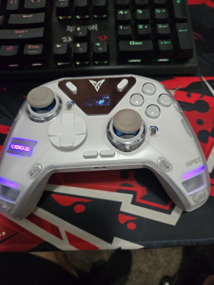 Flydigi apex 4 pc controller in great condition!