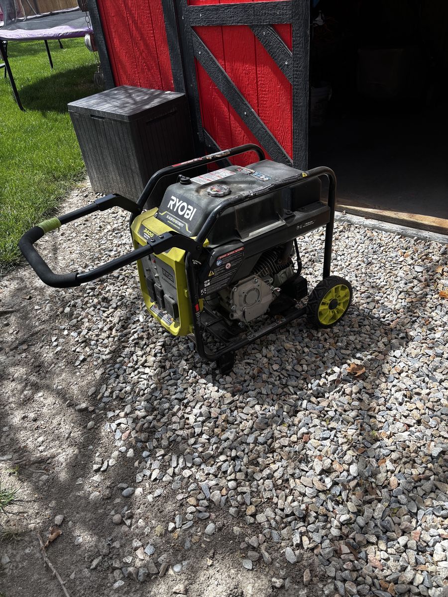 RYOBI 4000-Watt Recoil Start Gasoline Powered Digital Inverter Generator with CO Detect Shutdown