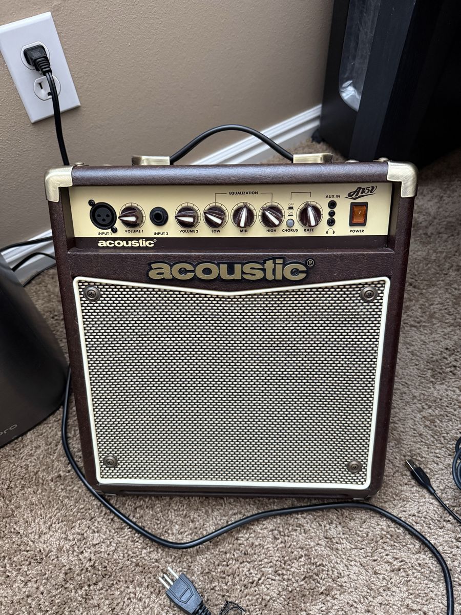 Acoustic A15V 15W Acoustic Guitar Combo Amp - Mint Condition