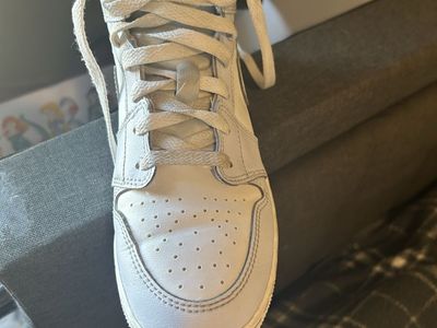 Nike Air Jordan 1 Mid Light Bone Gray Youth 5.5 -