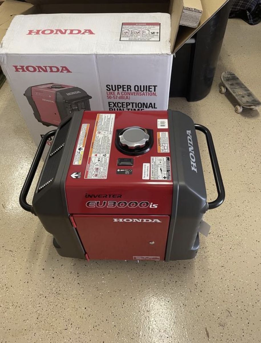 Honda EU3000is Inverter Generator - Super Quiet, 3000W