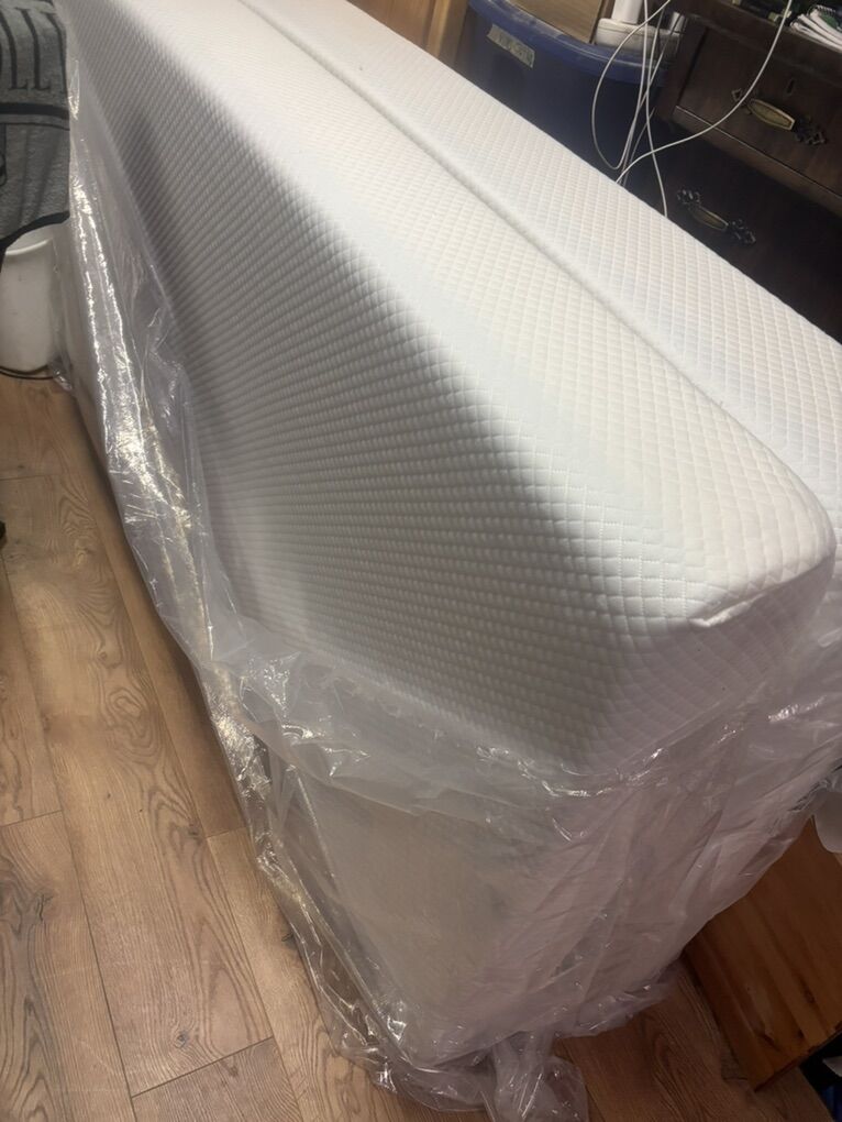 Two Twin Mattresses New