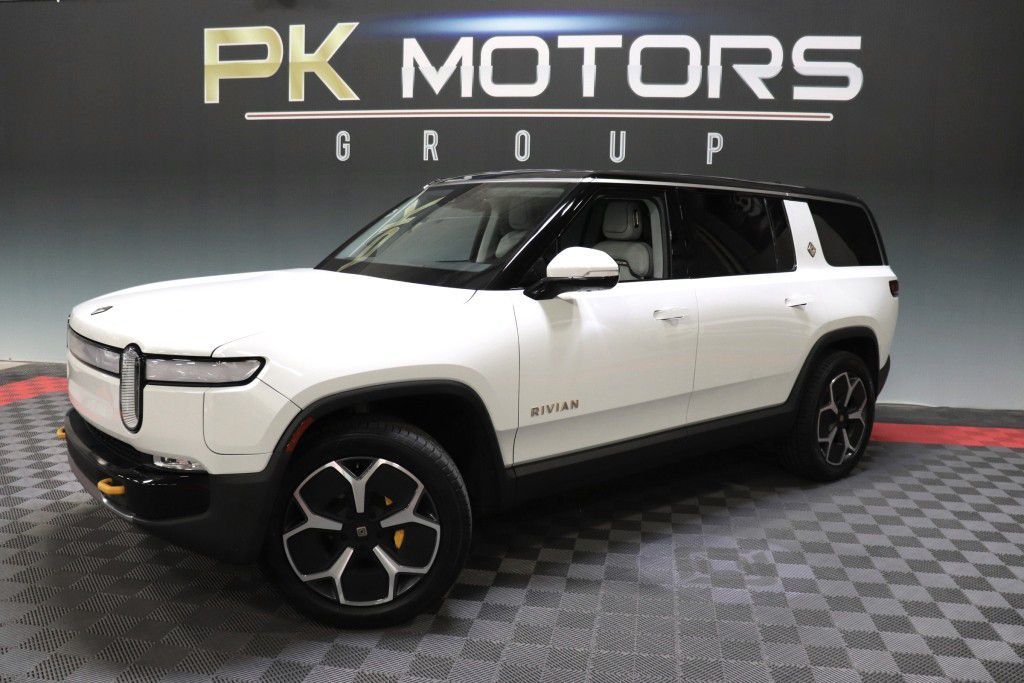 2023 Rivian R1S Adventure