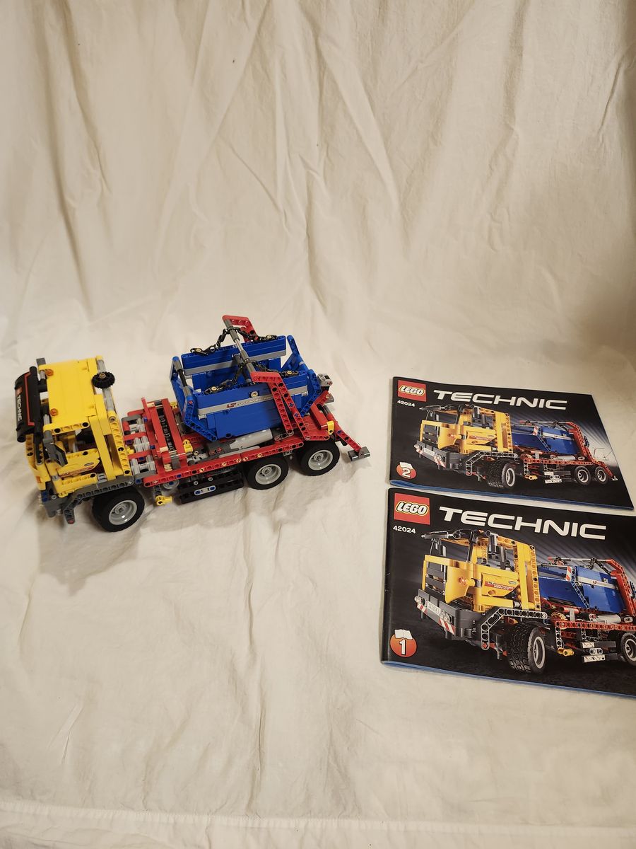 LEGO Technic 42024 Container Truck – 100% Complete w/ Instructions