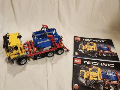 LEGO Technic 42024 Container Truck – 100% Complete w/ Instructions