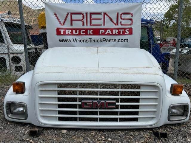 GMC C6500 Hood