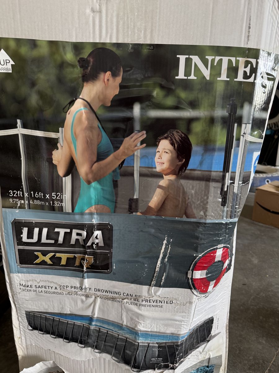 *BRAND NEW* Intex Ultra XTR Pool