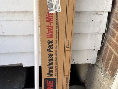 GE PRO-LINE 40W F40CW/RS/WM/C Cool White Fluorescent Light Bulbs, Warehouse Pack