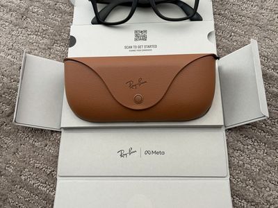 Meta Ray-Ban Wayfarer Gen 2 Smart AI glasses matte black, clear lenses