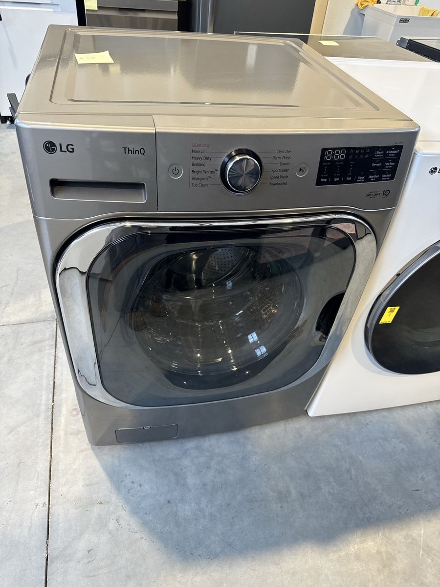 Scratch And Dent LG 5.2 CuFt Mega Capacity Washer