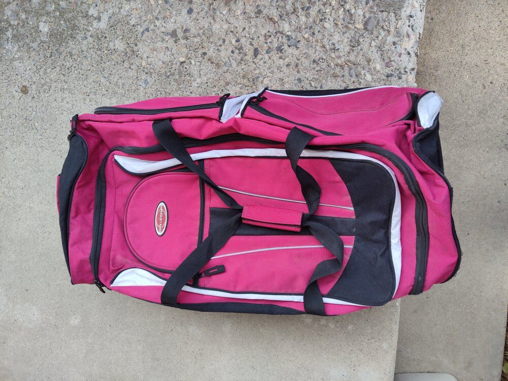 Suitcase with wheels or duffle