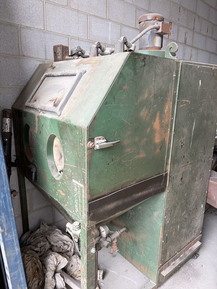 Kelco Industrial Sandblast Cabinet